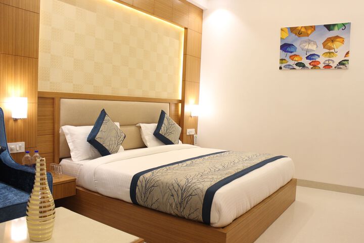 Room 18 of 18