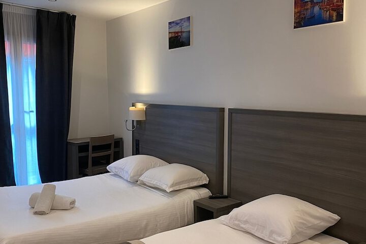 Room 17 of 35