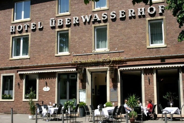 HOTEL-RESTAURANT UEBERWASSERHOF E.K.