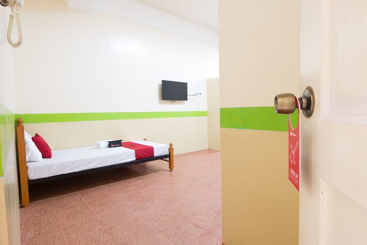 Room 2 of 38