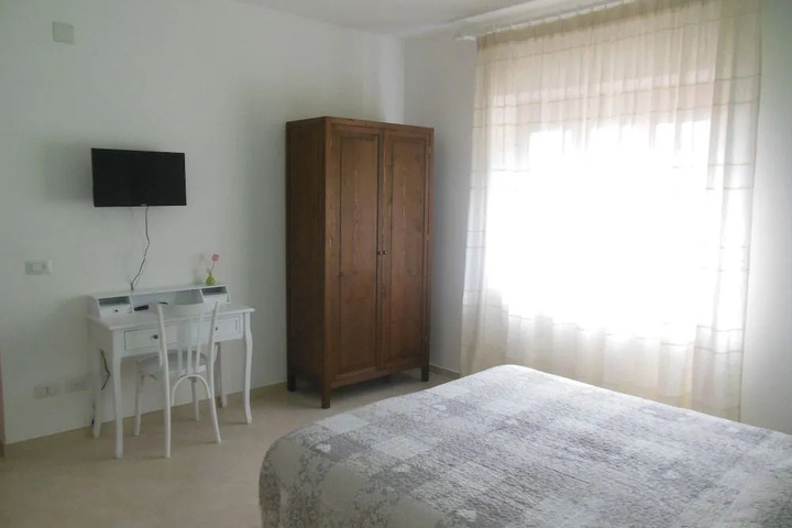 Room 3 of 9