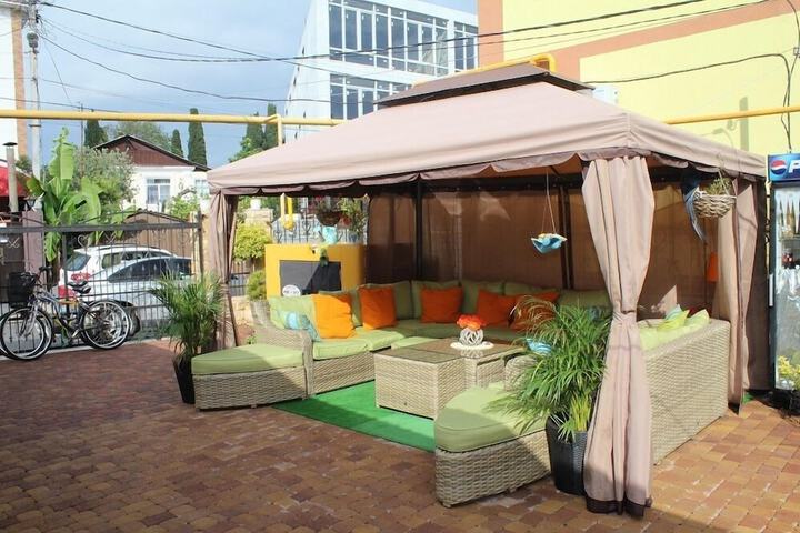 V Gostyah U Julii Guest House in Sochi