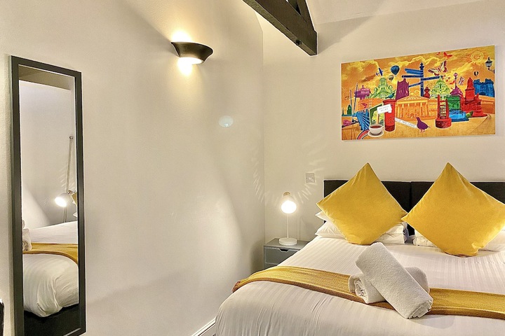 Room 14 of 37