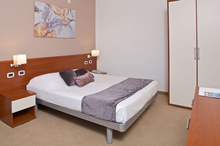 Room 13 of 91