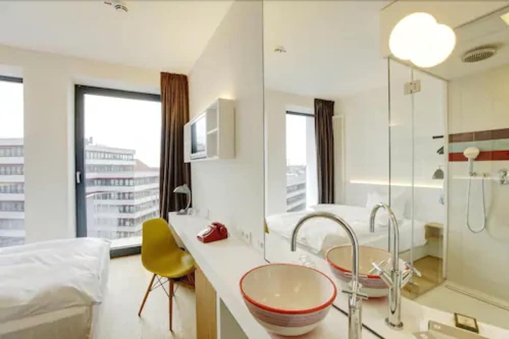Room 4 of 35