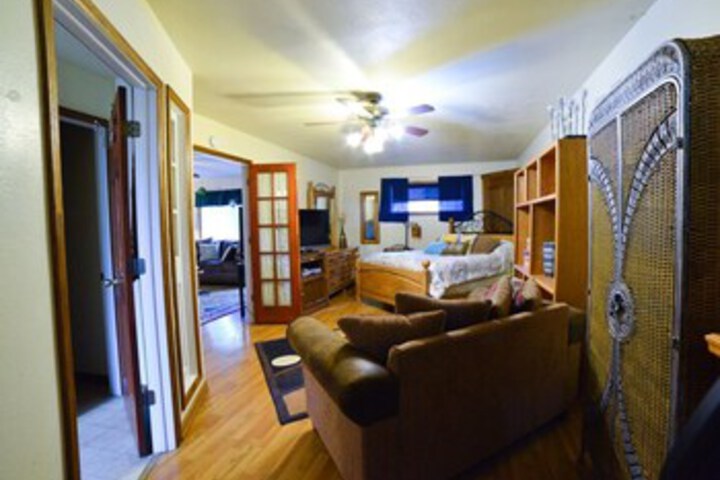 Room 35 of 63