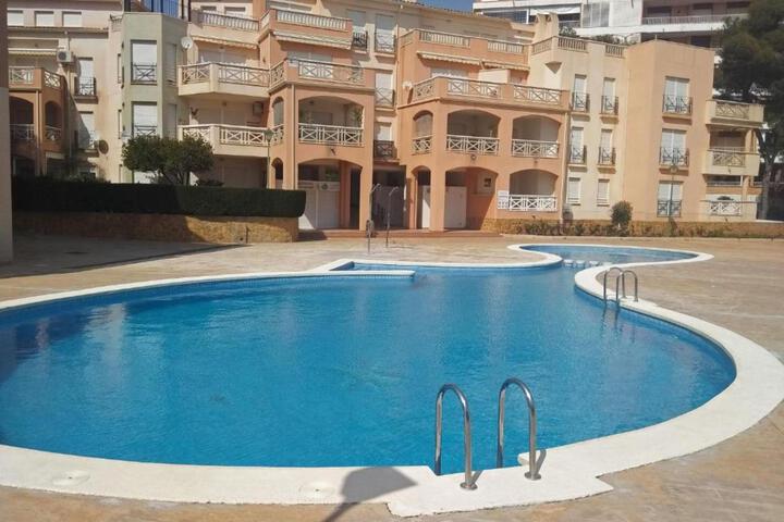 Pool 10 of 16