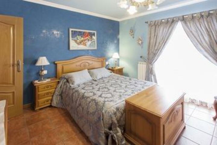 Room 8 of 11