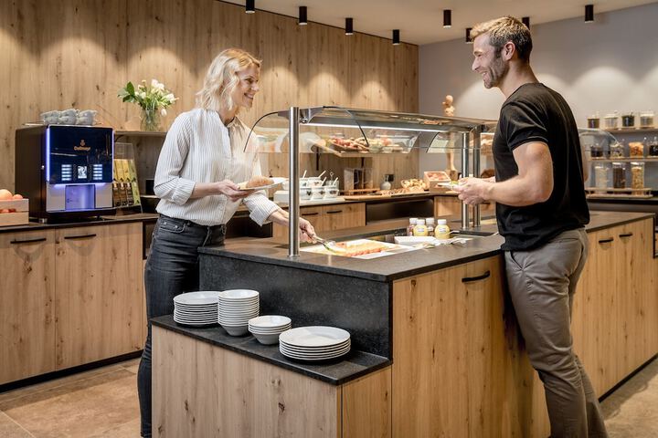 Breakfast/Coffee Service 72 of 85