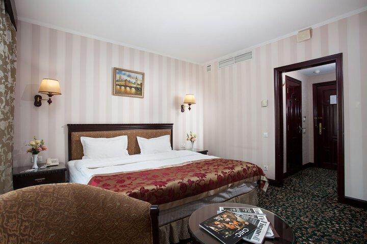 Room 12 of 70