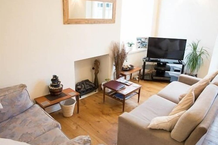 Lounge 18 of 21