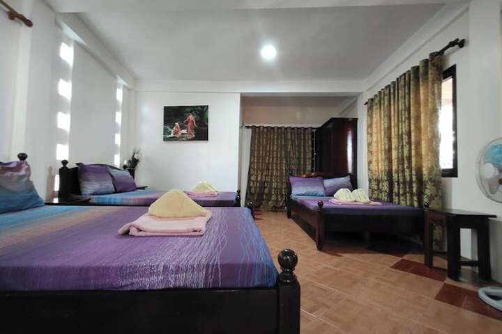 Room 12 of 120