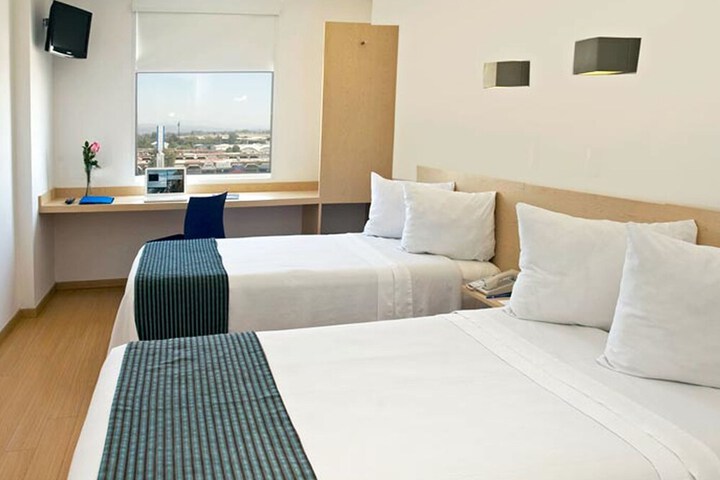 Room 6 of 34