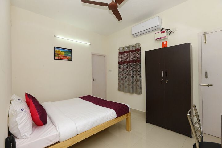 Room 7 of 25