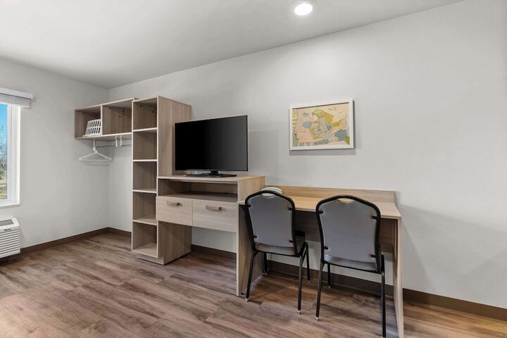 1 Queen Bed Suite (15 of 22)