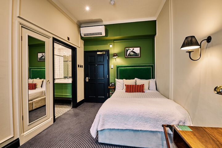 Room 21 of 107