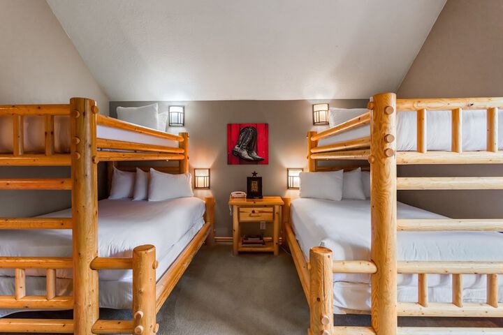 Room 121 of 364