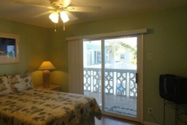 Room 28 of 38