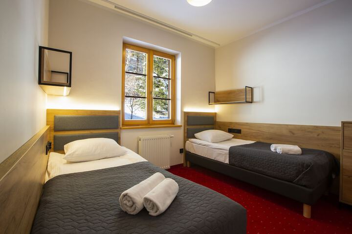 Room 21 of 49