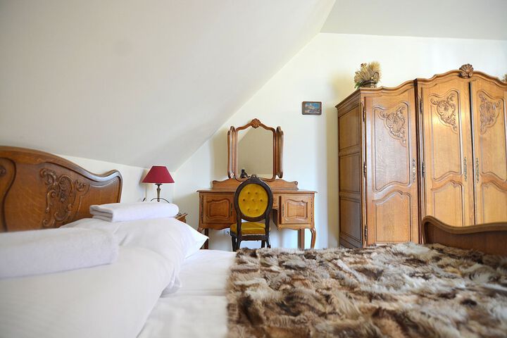 Room 25 of 165