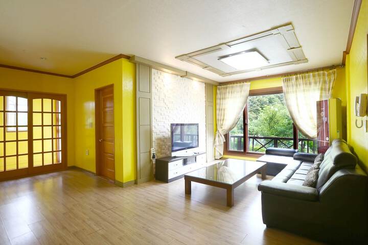 Room 43 of 111
