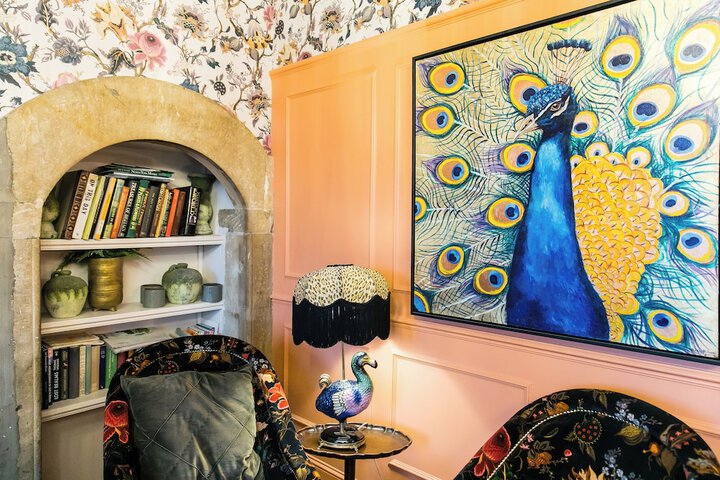 Lounge 194 of 240