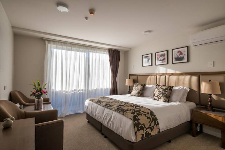 Room 15 of 36
