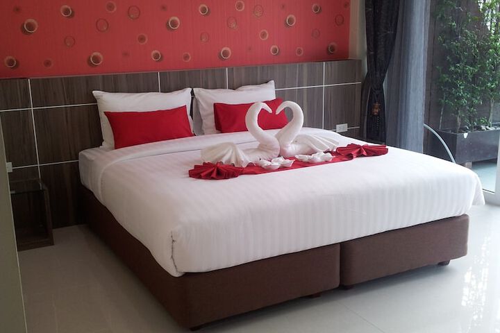 Room 5 of 36