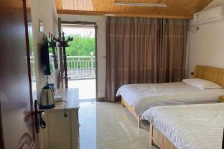 Room 12 of 14