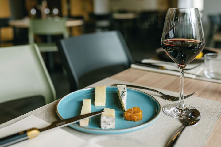 Dining 46 of 64