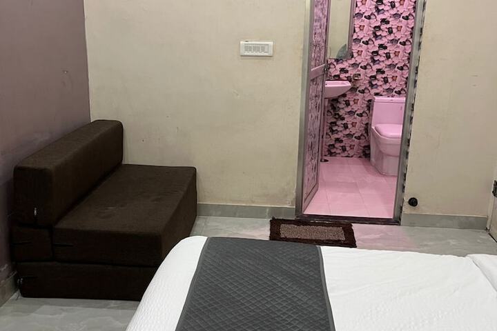 Room 5 of 23