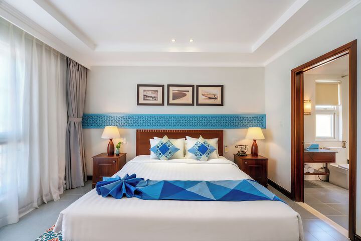 Room 15 of 73