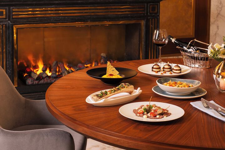 Dining 82 of 107