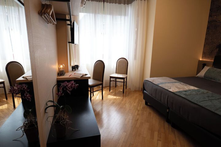 Room 35 of 60