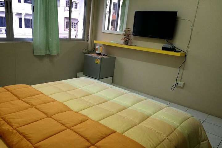Room 7 of 28