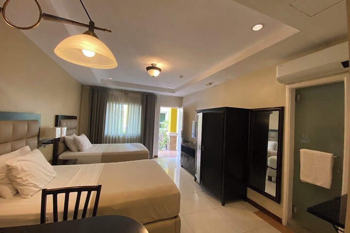 Room 3 of 49
