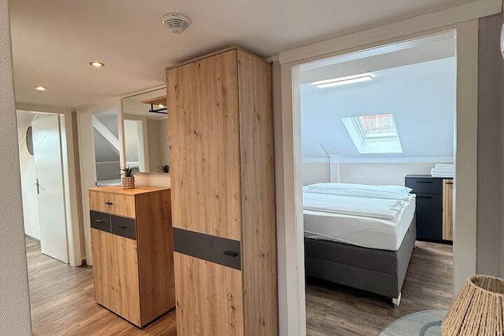 Room 16 of 42