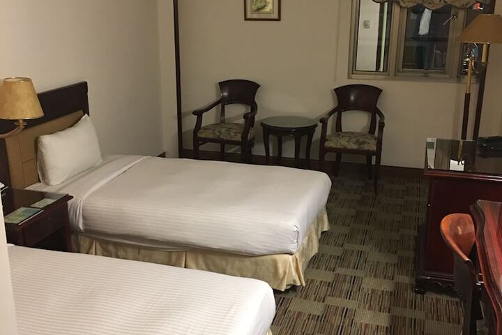 Room 4 of 44