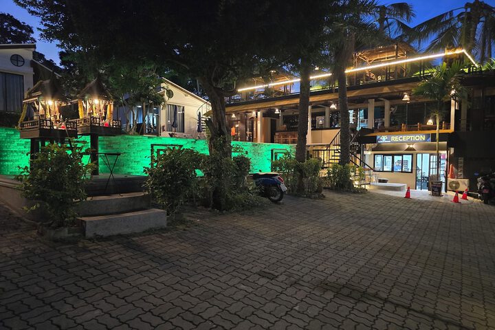 Guest Lobby