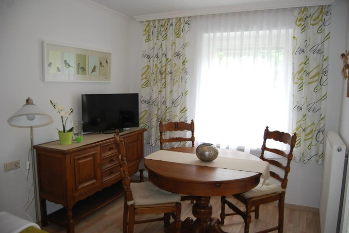 Room 5 of 13