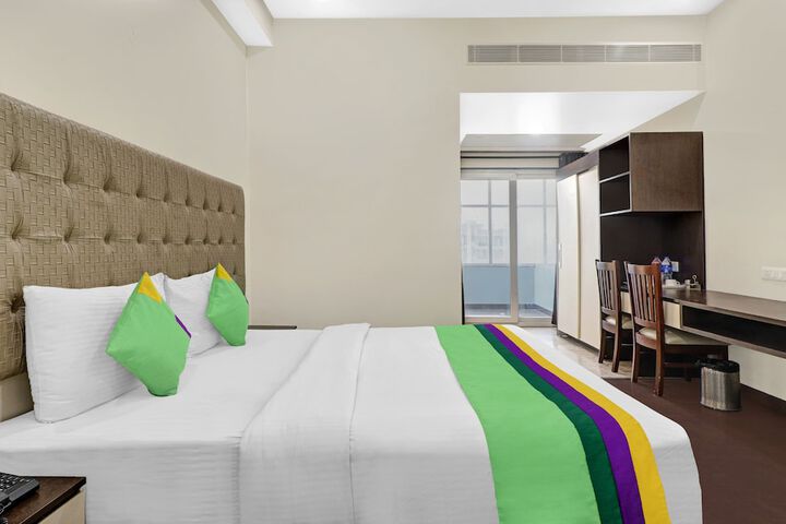 Room 9 of 38