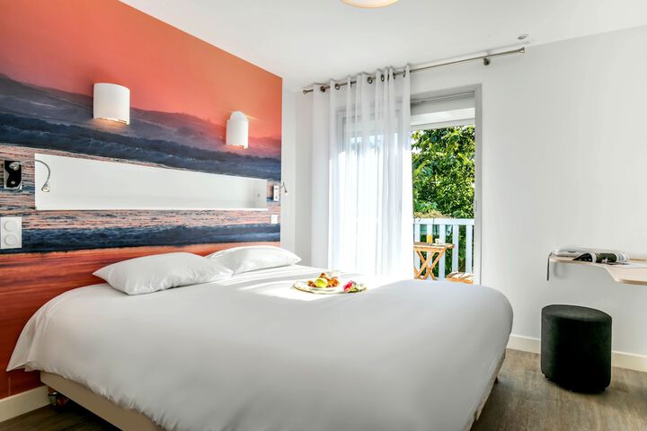 Room 10 of 50