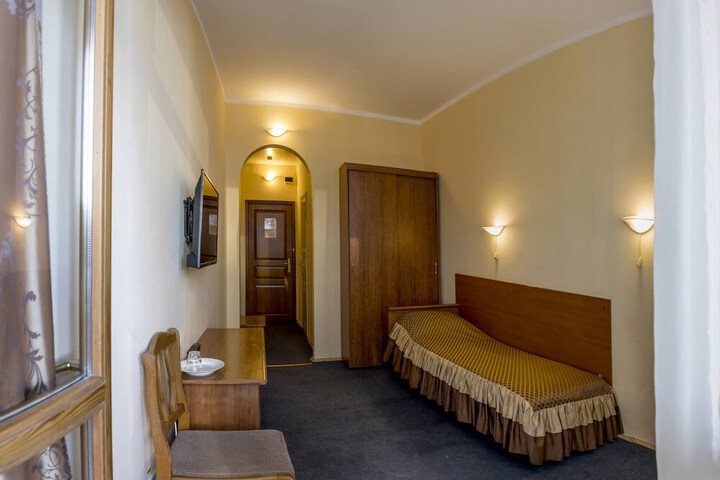 Room 13 of 53