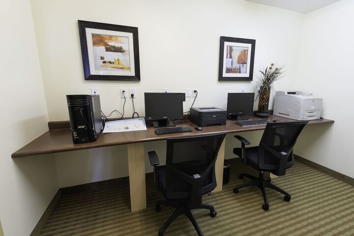 Business Center 41 of 45