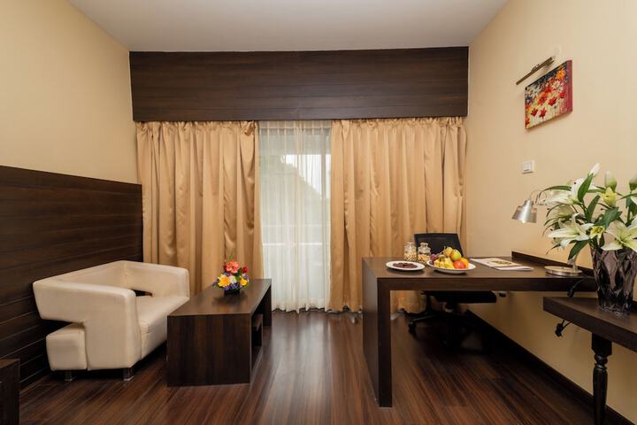 Room 33 of 86
