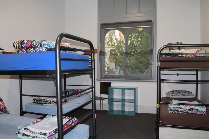Room 11 of 39