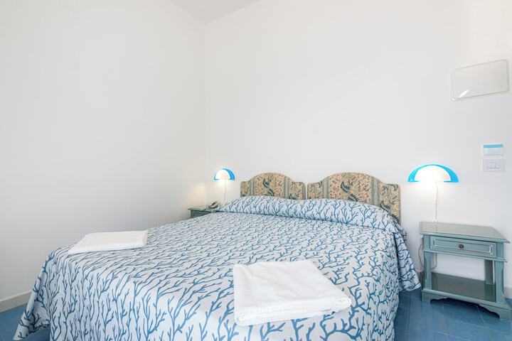 Room 30 of 108