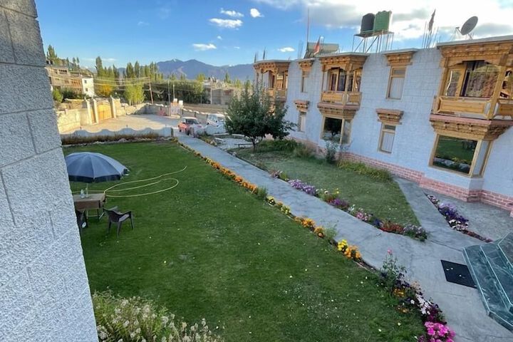 Hotel Exterior 21 of 21