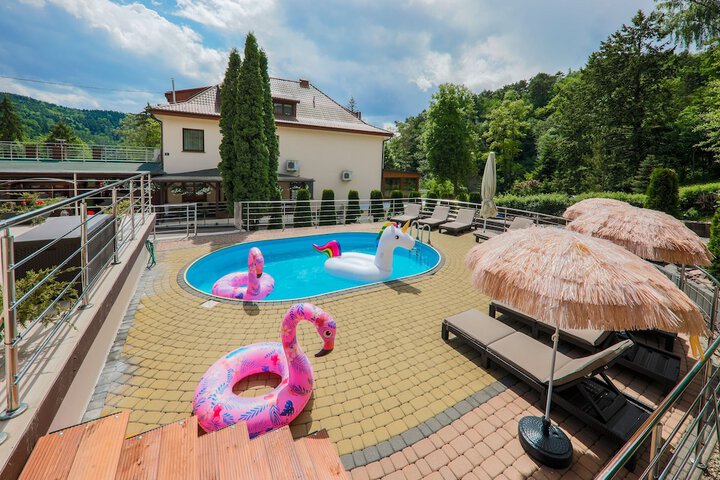 Pool 29 of 67