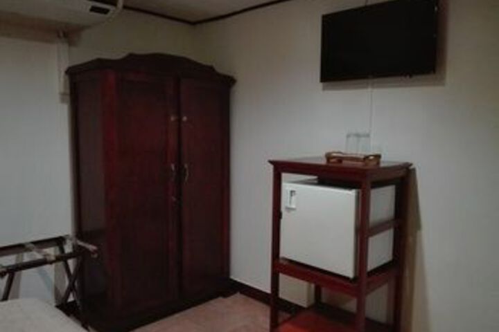 Room 42 of 50